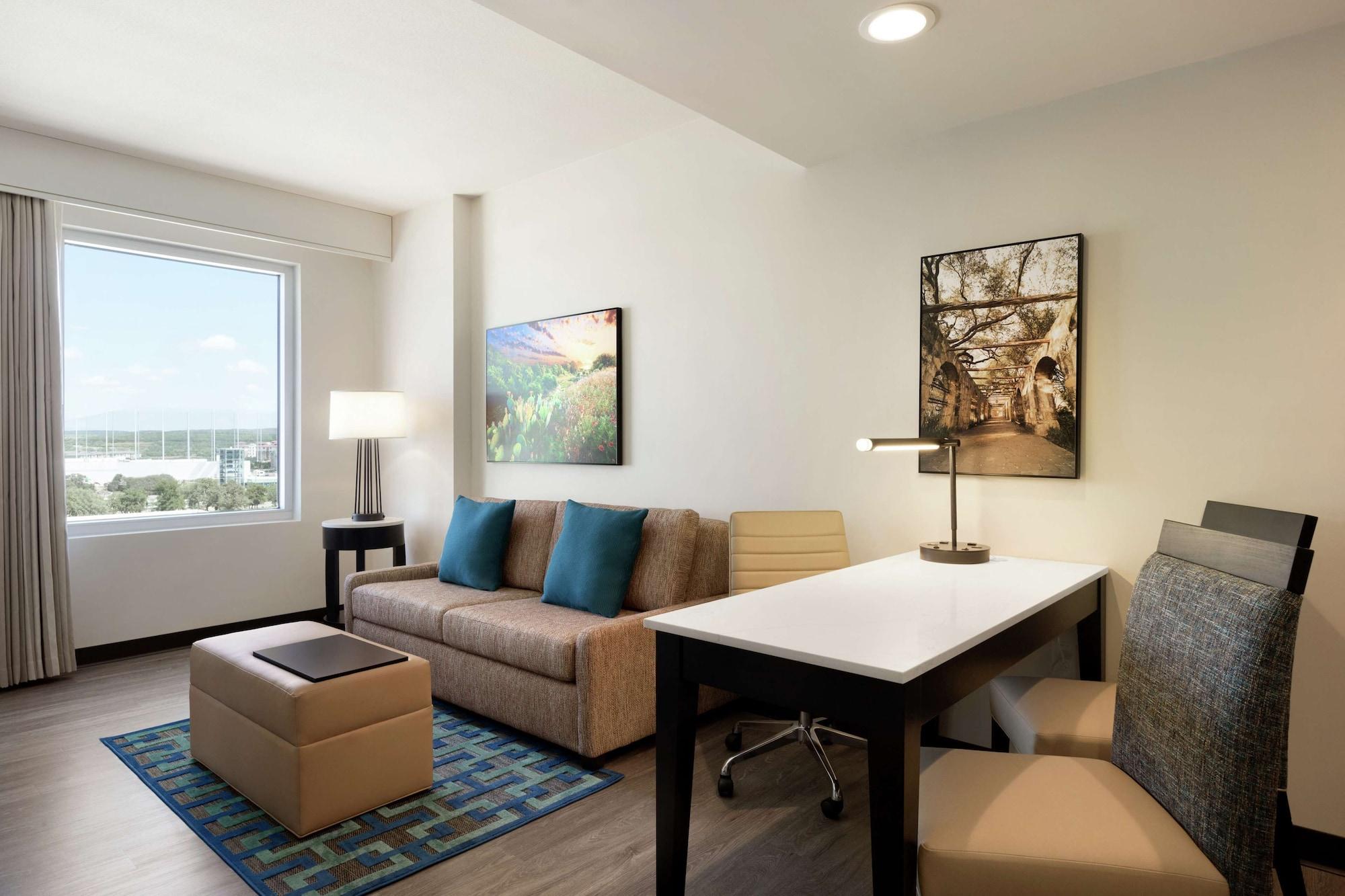 Embassy Suites By Hilton San Antonio Landmark Экстерьер фото