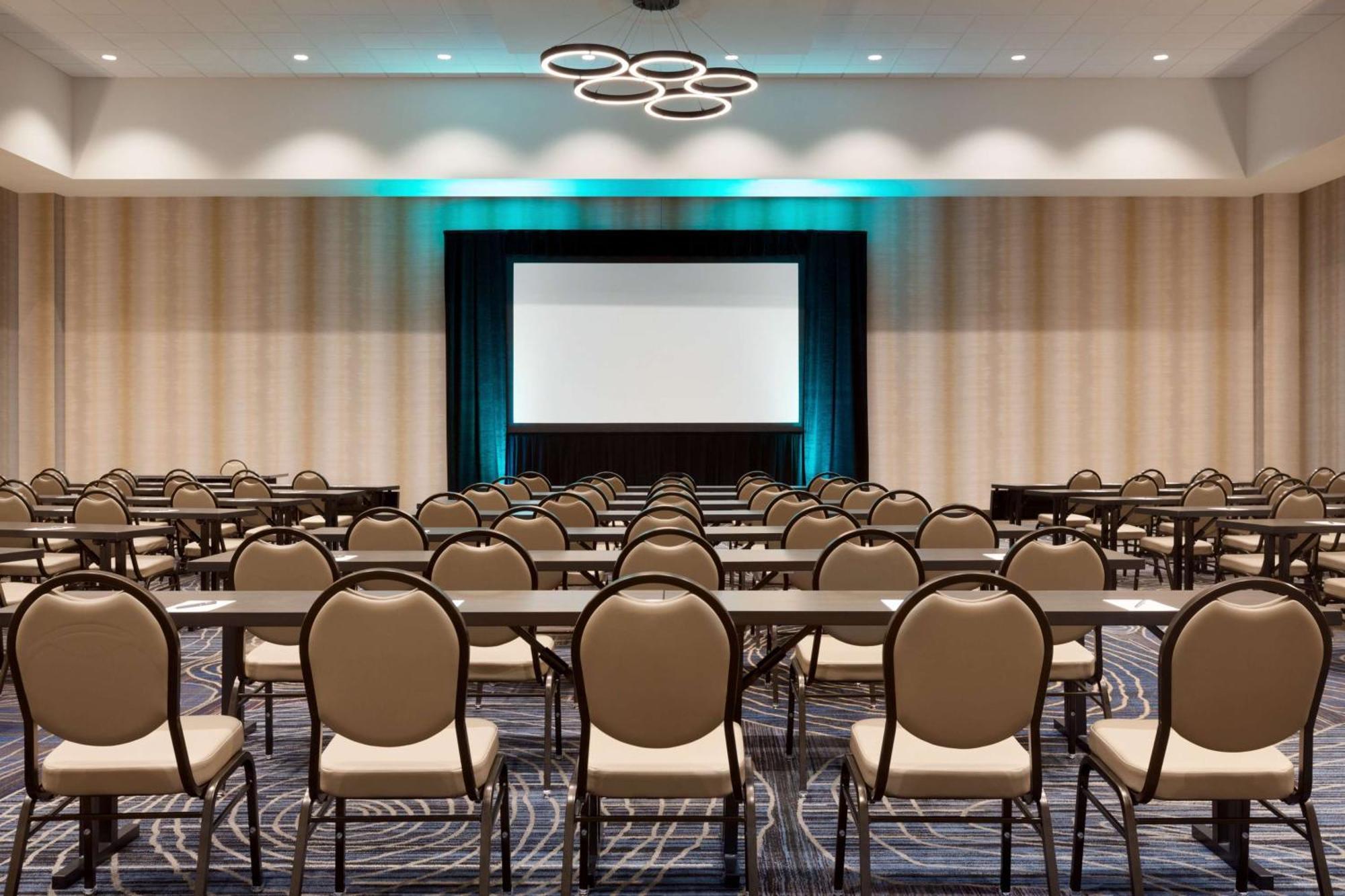 Embassy Suites By Hilton San Antonio Landmark Экстерьер фото